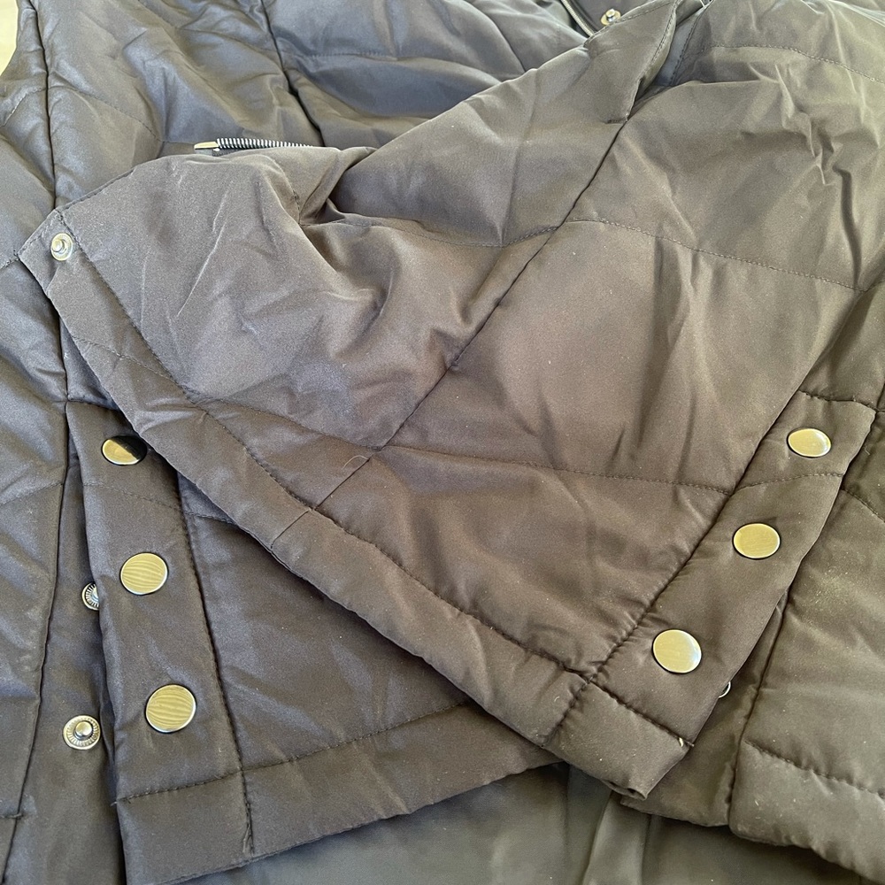 Vest - Picture 2 of 10